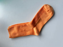 Load image into Gallery viewer, APRICOT FLOWER Socks
